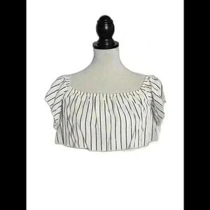 Chic Striped Crop Top with Ruffled Sleeves